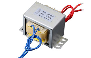 電源變壓器是用電磁感應(yīng)原理工作的，變壓器有兩組線(xiàn)圈。初級(jí)線(xiàn)圈和次級(jí)線(xiàn)圈。次級(jí)線(xiàn)圈在初級(jí)線(xiàn)圈外邊。當(dāng)初級(jí)線(xiàn)圈通上交流電時(shí)，變壓器鐵芯產(chǎn)生交變磁場(chǎng)，次級(jí)線(xiàn)圈就產(chǎn)生感應(yīng)電動(dòng)勢(shì)。變壓器的線(xiàn)圈的匝數(shù)比等于電壓比。例如：初級(jí)線(xiàn)圈是500匝，次級(jí)線(xiàn)圈是250匝，初級(jí)通上220V交流電，次級(jí)電壓就是110V。那如何識(shí)別電源變壓器好壞？